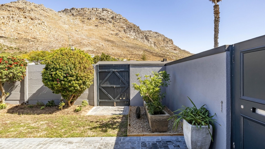 3 Bedroom Property for Sale in Lakeside Western Cape